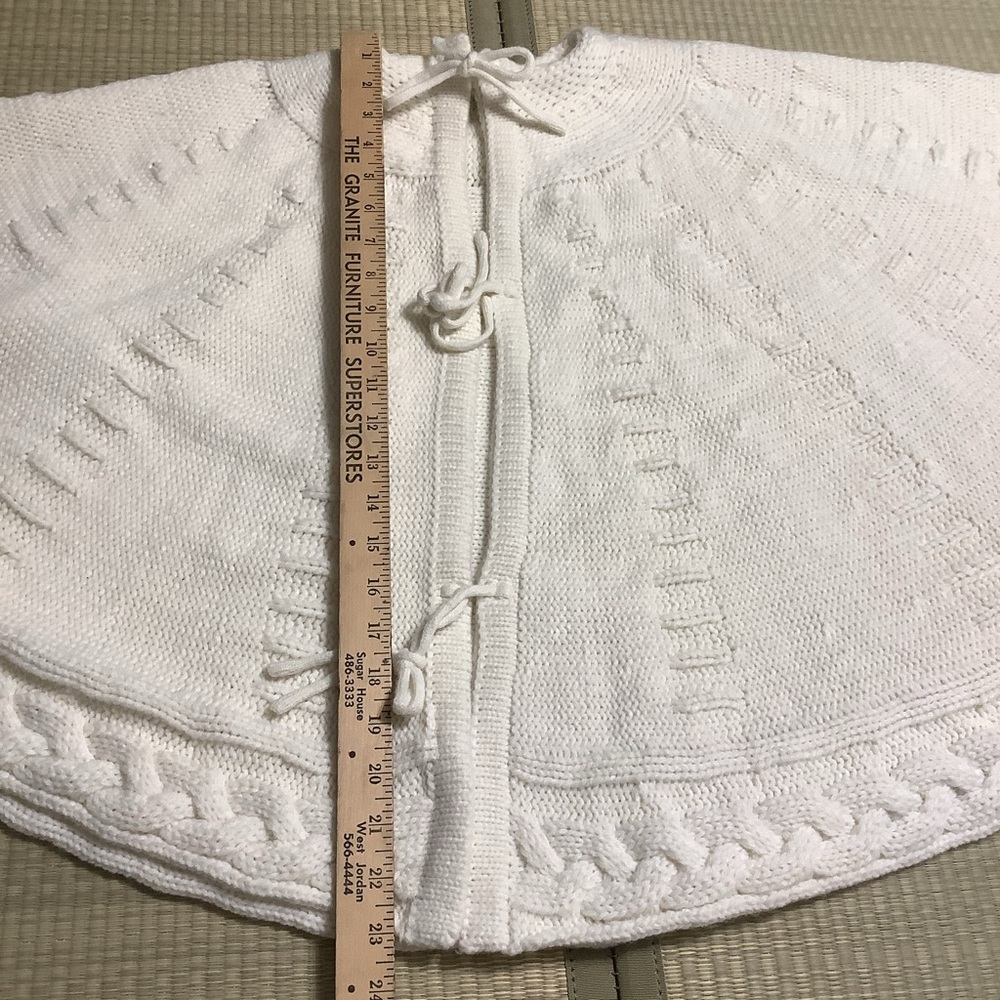 Lim Bridge tree skirt Cable Knit pattern hem tie closure - Picture 3 of 5